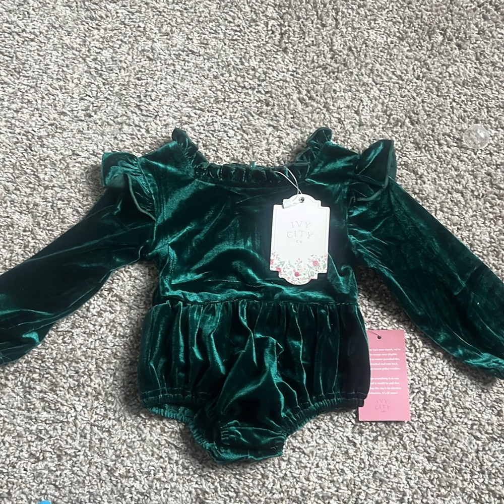 Ivy city romper 9-12 mo